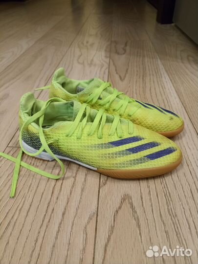 Футбольные бутсы adidas