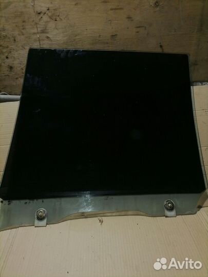 Стекло двери зад право Тойота краун GS131