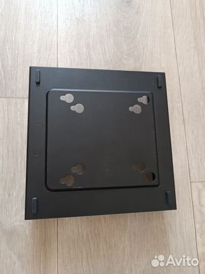 Кронштейн для неттопа