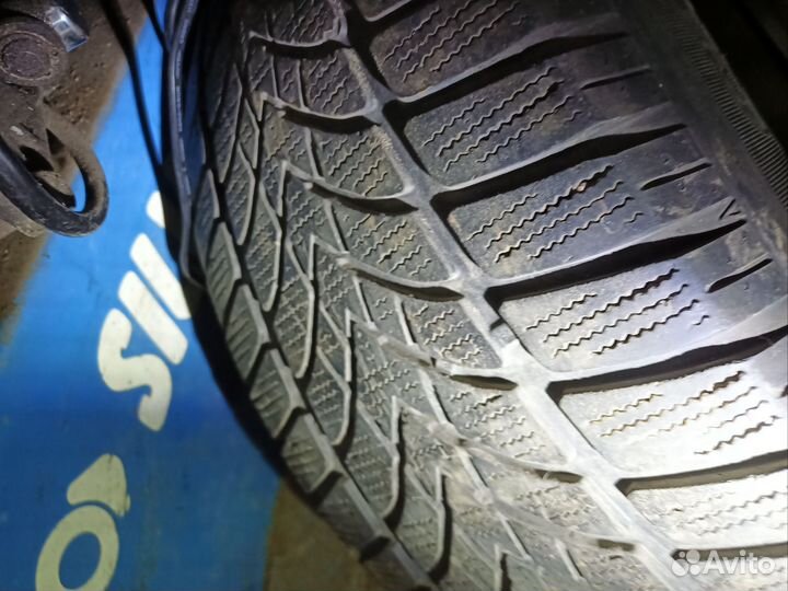 Dunlop SP Winter Sport 4D 215/55 R16 93