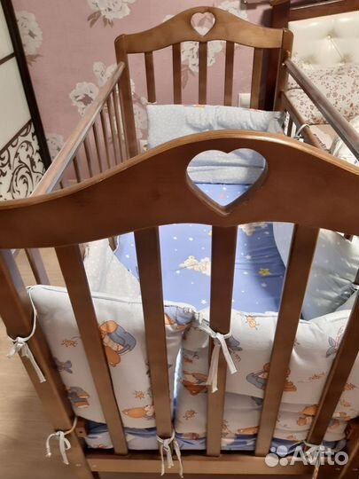 Продам детскую кроватку