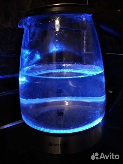 Чайник Vitek с подсветкой