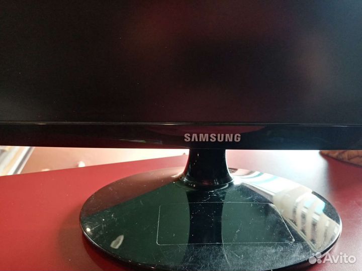 Монитор Samsung