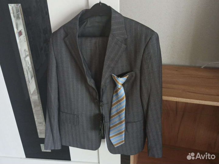 Костюм на мальчика 146-152