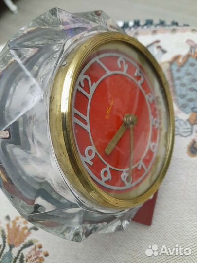 Настольные часы в хрустале