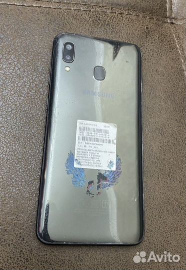 Samsung Galaxy A20, 3/32 ГБ