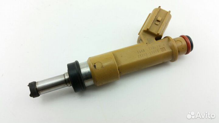 Инжектоp 2320939146 toyota