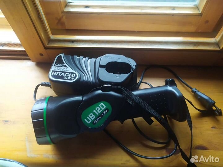 Фонарик и зарядное устройство