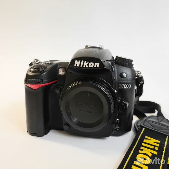Зеркальна фотокамера Nikon d7000 или комплектом