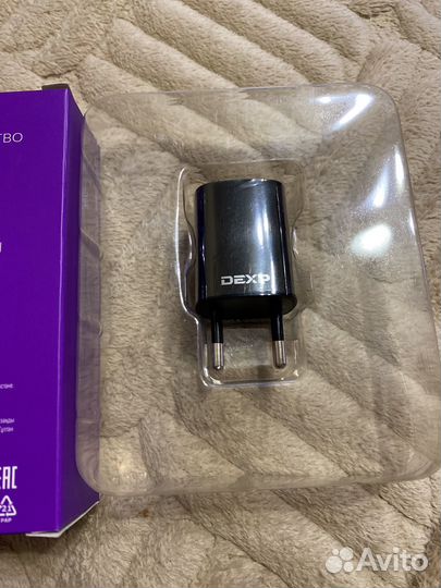 Сетевое зарядное устроство новое