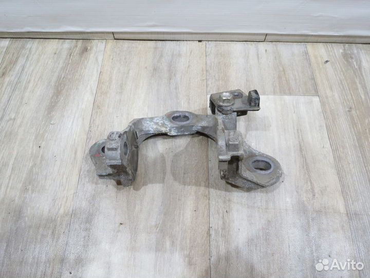 Кронштейн опоры двигателя Mazda 6 GJ