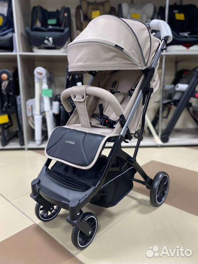 Новая легкая прогулочная коляска Luxmom V3