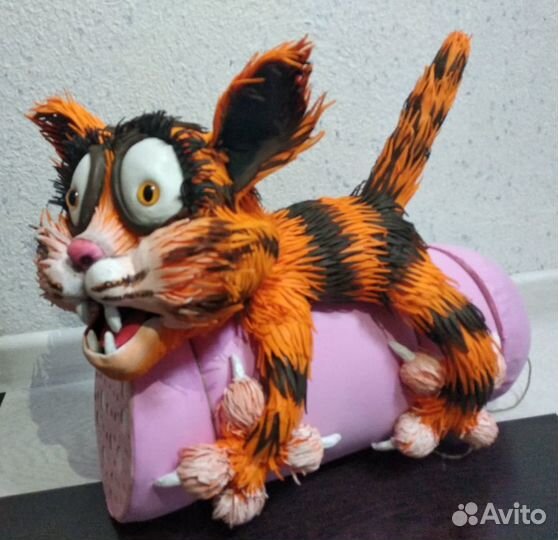 Кот на колбасе (чехол для бутылки)