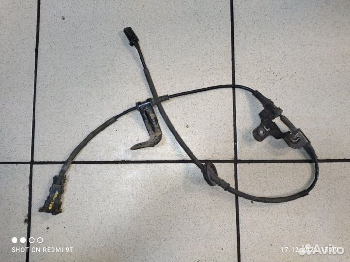 Датчик abs задний левый Hyundai Solaris 2