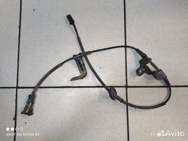 Датчик abs задний левый Hyundai Solaris 2