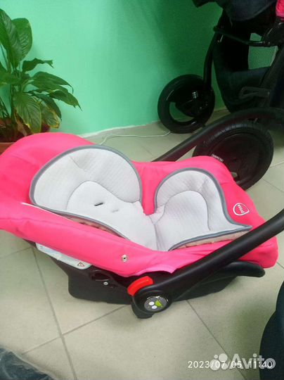 Коляска Zippy Sport 3 в 1