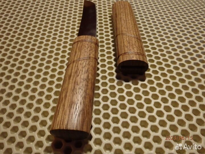 Нож в деревянных ножнах