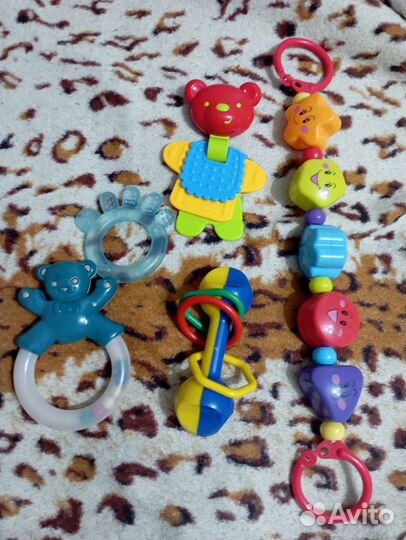 Игрушка на кроватку