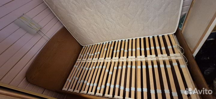 Продам кровать с матрасом Юма Торис