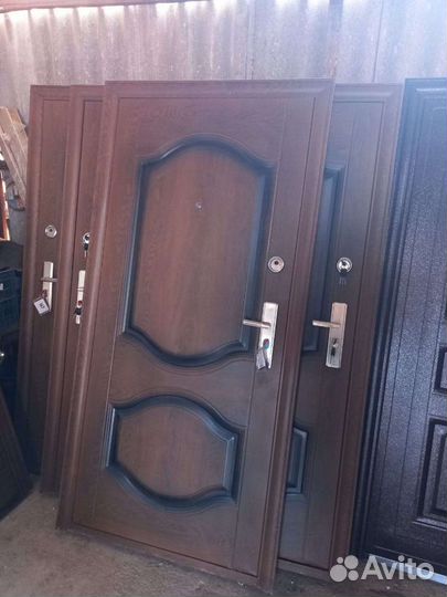 Дверь входная железная