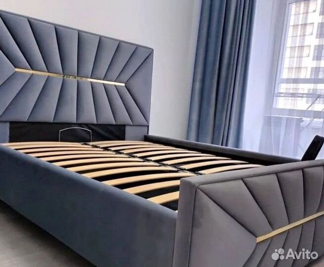 Двуспальная мягкая кровать на заказ