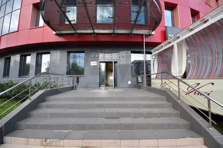 Офис в бизнес центре класса А, 1095 м²