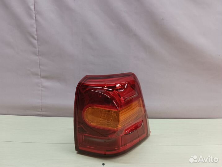 Фонарь правый внешний Toyota Land Cruiser 200 2007