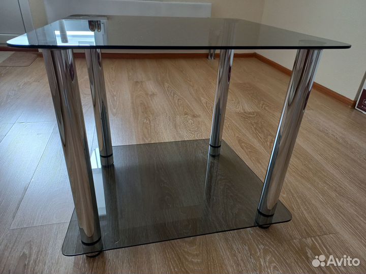 Столик под теле-видео аппаратуру