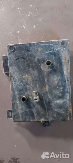 Площадка аккумулятора на Mitsubishi Lancer 10