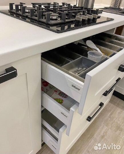 Современная стильная кухня