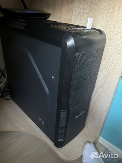 Игровой компьютер с монитором