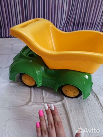 Большой грузовик машина