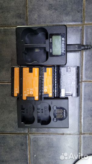 Зарядное, аккумулятор оригинал. Fujifilm w235