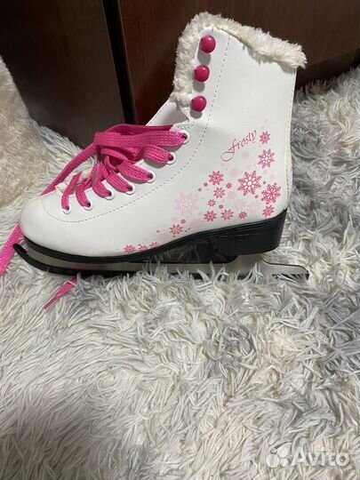 Коньки фигурные 37 размер