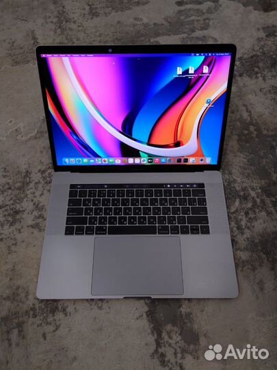 Apple MacBook Pro 15 2017 2,9/16/512 Radeon 560