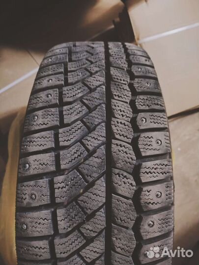 Viatti Brina Nordico V-522 215/60 R16 95T