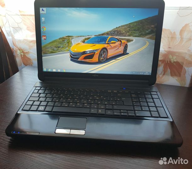 Intel Core i3 M380 /4гб/ HDD 320GB/заряд держит