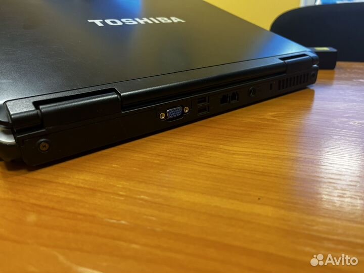 Ноутбук Toshiba Satellit L40 14B рабочий