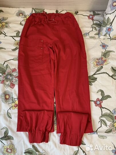 Медицинский костюм, женский. Цвет - красный