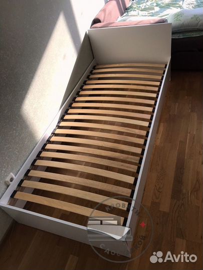 Кровать