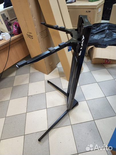 84-stay 1200/01 Piano Стойка-колонна для клавишных