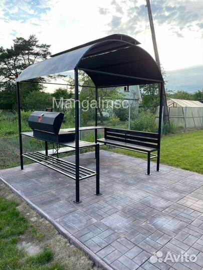Мангал с крышей