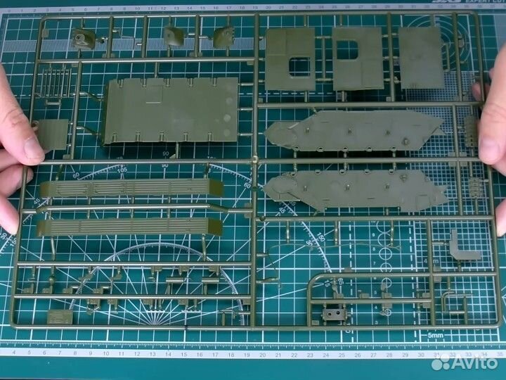 Сборная модель танка 1 35 т-70б звезда