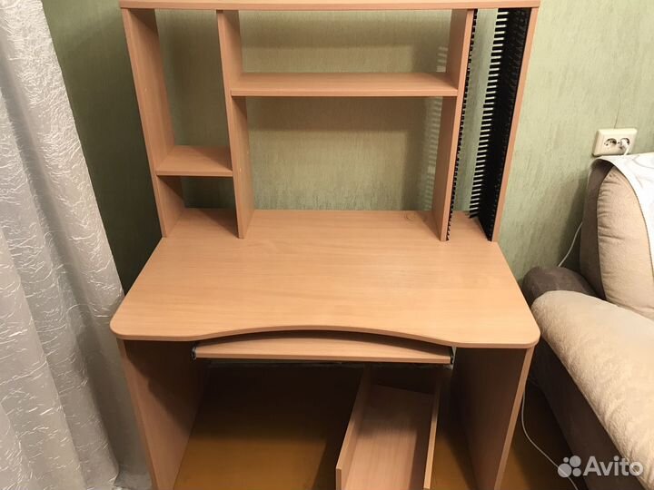 Компьютерный стол