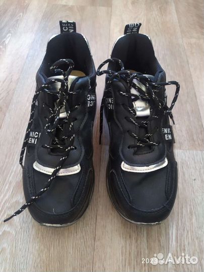 Кроссовки для девочки