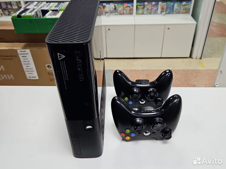 Xbox 360Е 500gb (79 игр +2000 игр Sega Dendy)