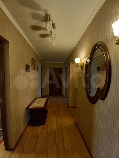 2-к. квартира, 57 м², 2/3 эт.