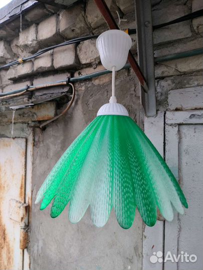 Люстра стеклянная в кухню