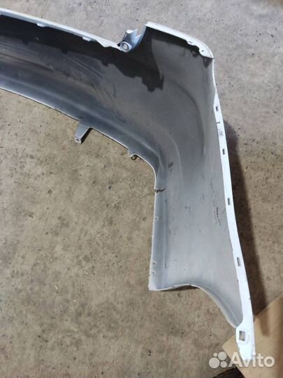 Бампер задний Mitsubishi Grandis 2003-2011