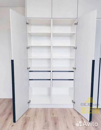 Угловой шкаф